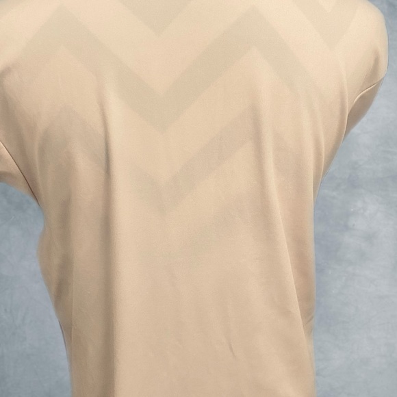 Down to earth. Size extra large large. - Picture 3 of 4